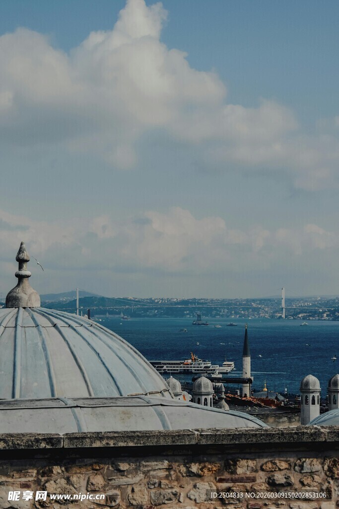 海边穹顶建筑景观