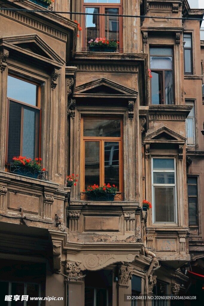 欧式复古建筑外观一角