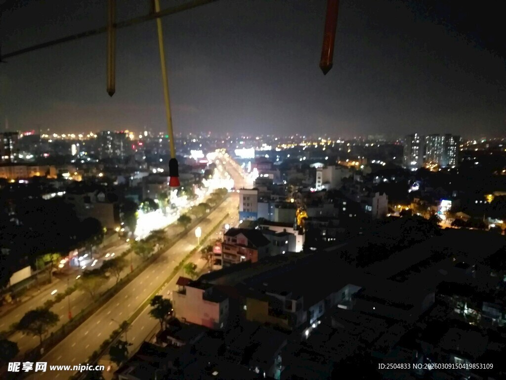 城市夜景俯瞰图