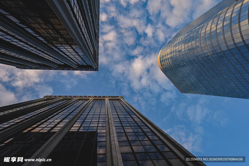 仰观都市摩天大楼