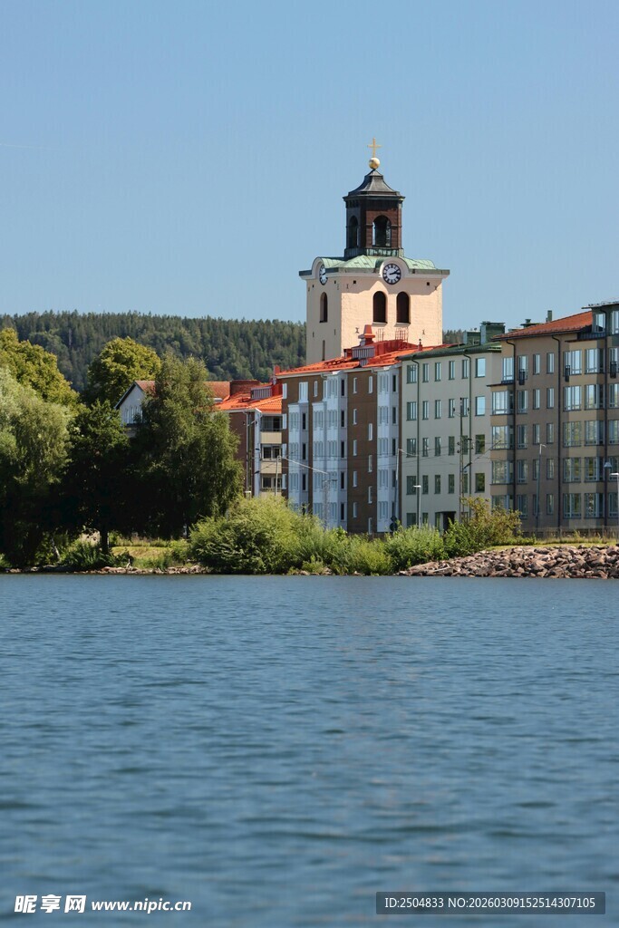 湖畔建筑风光