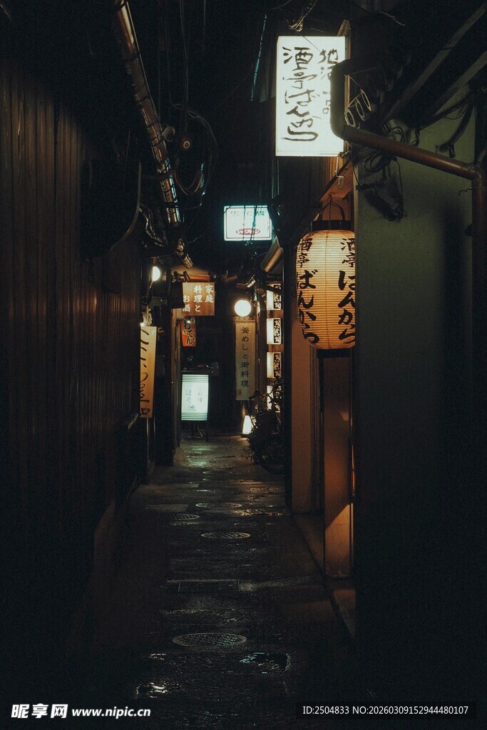 日式小巷夜景 静谧氛围