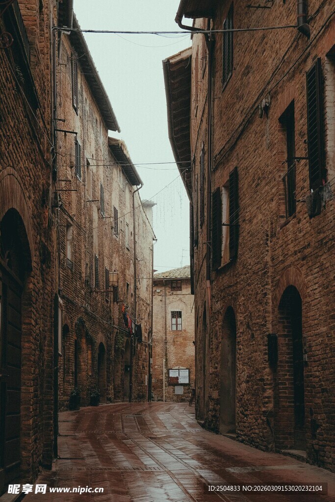 古老狭窄的 洲小巷街道