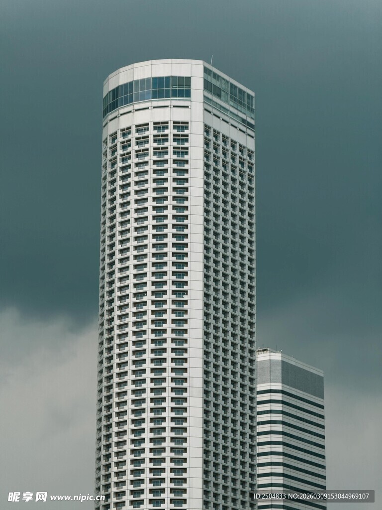 高耸摩天大楼    城市天际线