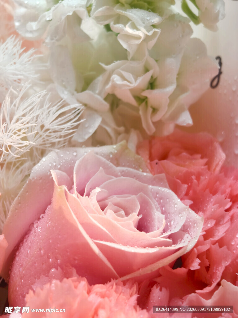 浪漫粉色系花卉组合