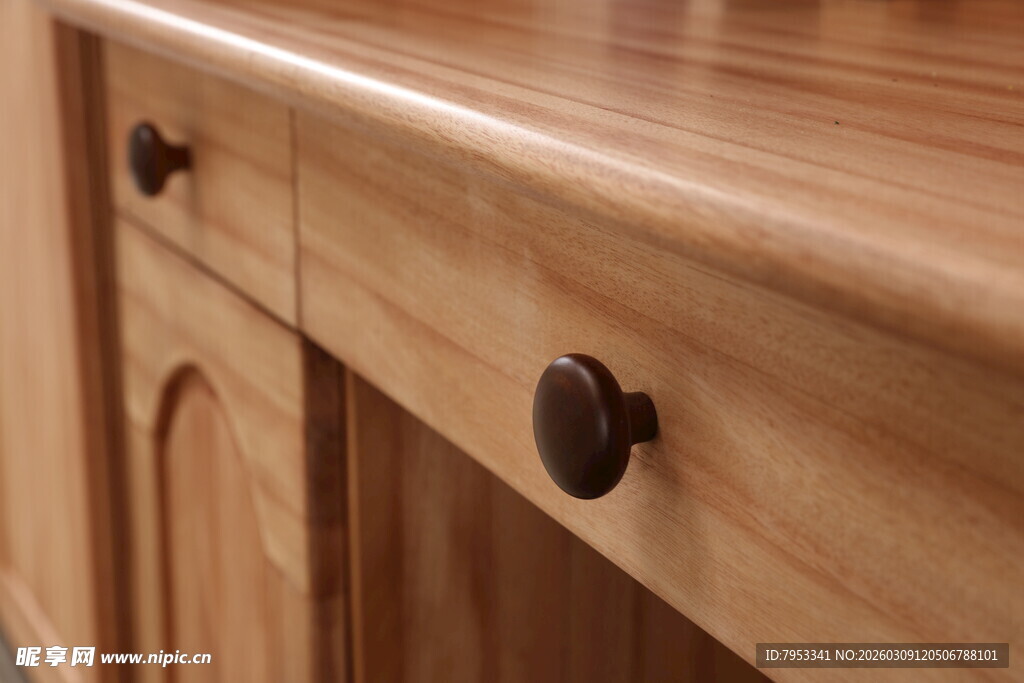 木质家具抽屉局部特写