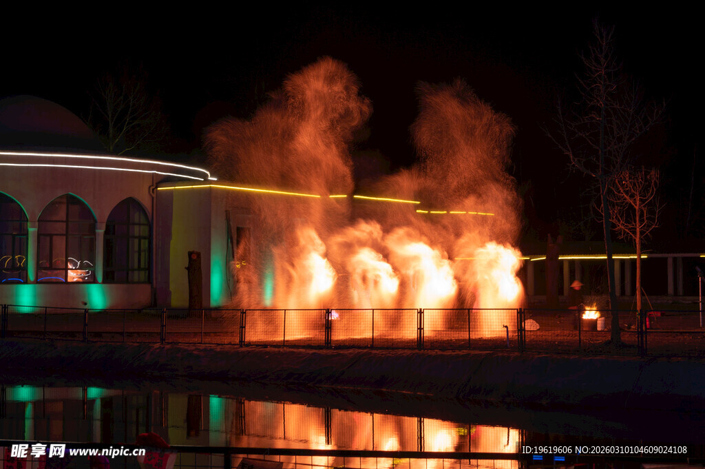 打铁花铁壶表演