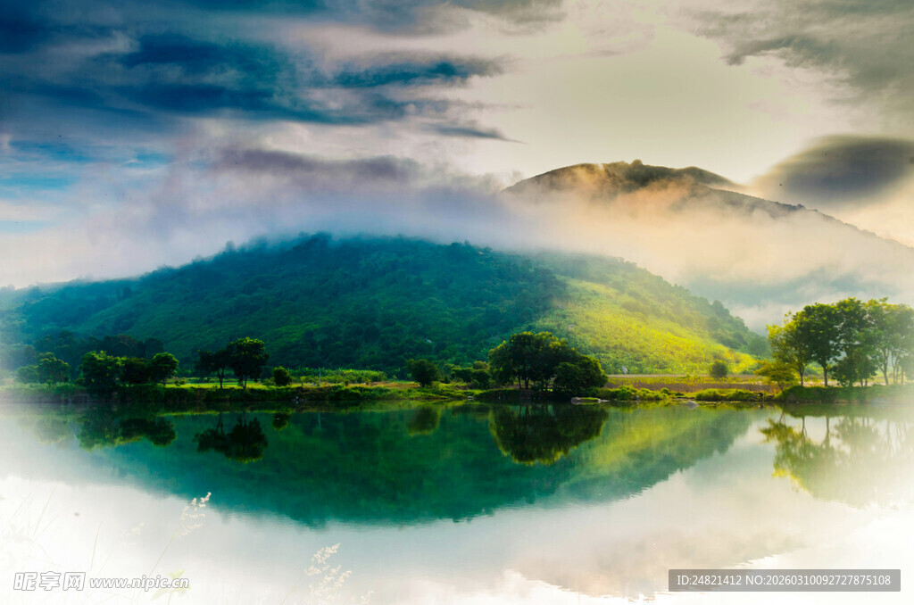 湖光山色的美丽自然景观