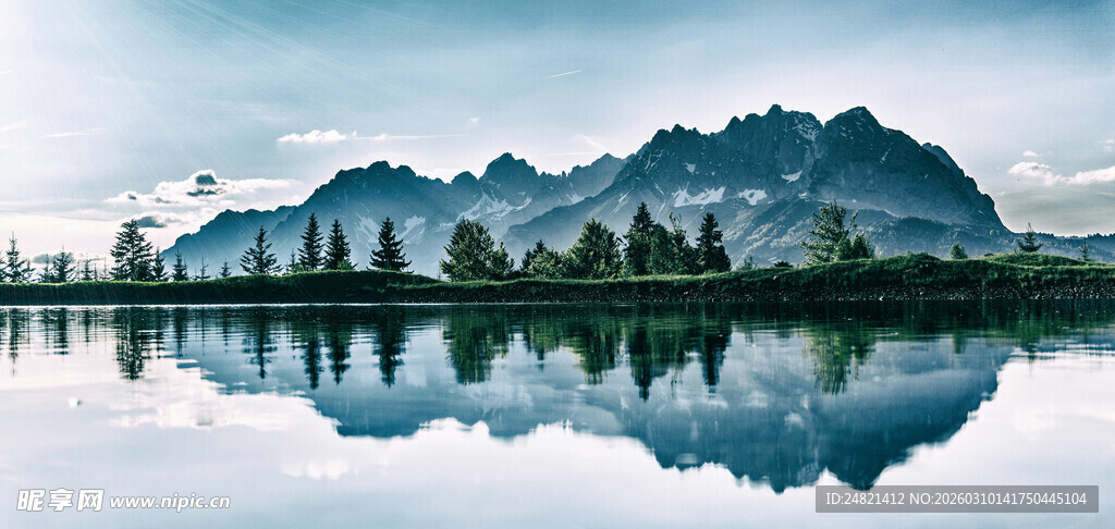 山水倒影美景如画