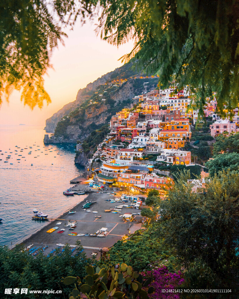 意大利海边彩色小镇美景