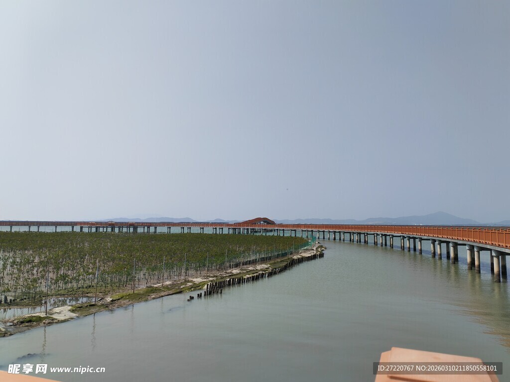 海上长桥风景图