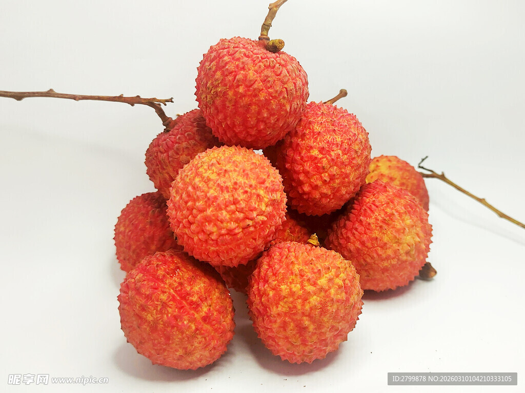 新鲜饱满的荔枝堆叠