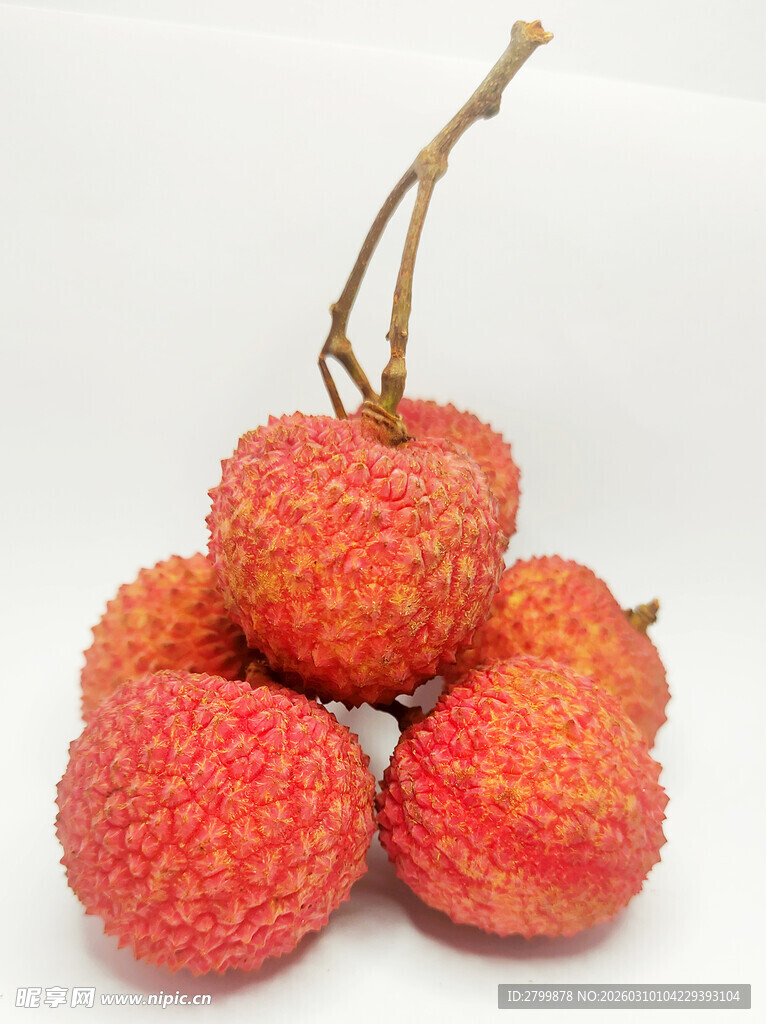 新鲜饱满的荔枝堆叠