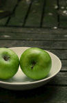 盘中双青苹果