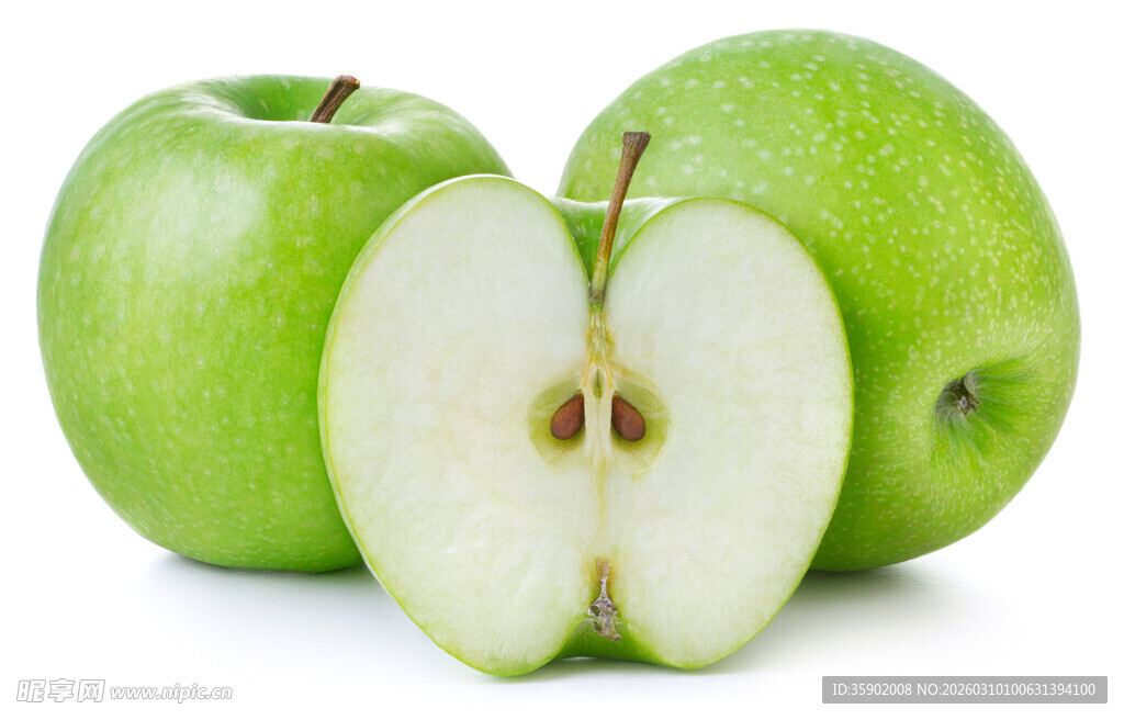 新鲜青苹果一半切开展示