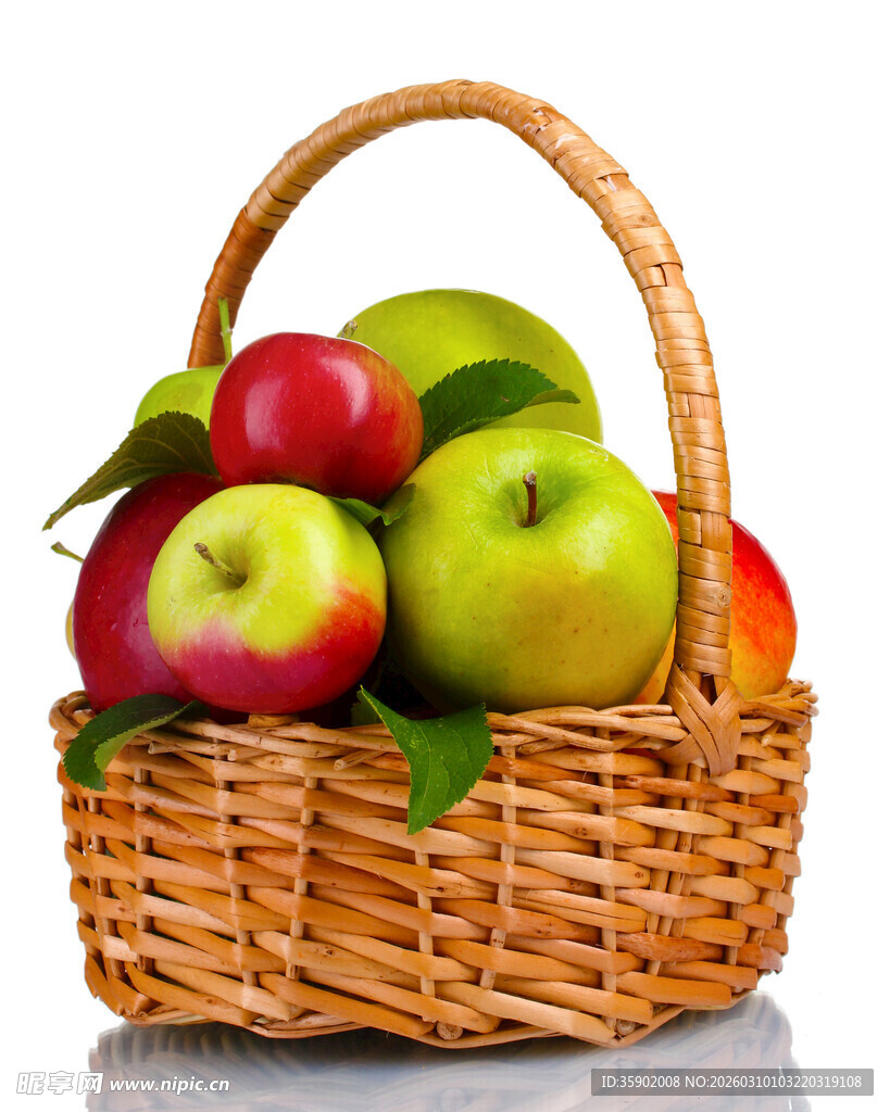 装满多彩苹果的编织篮