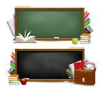 两块黑板及周边学习用品