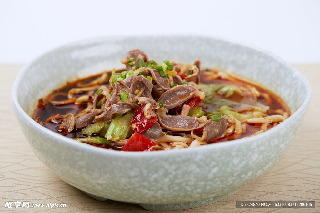 香辣美味鸡杂面