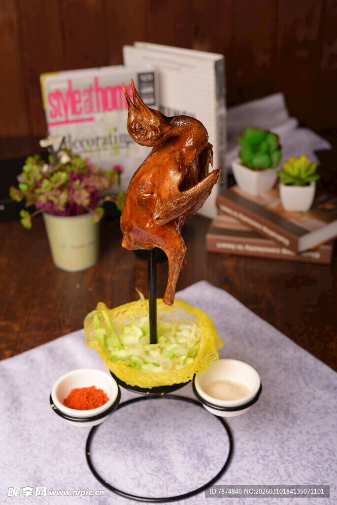 美味烤鸭摆盘精致诱人