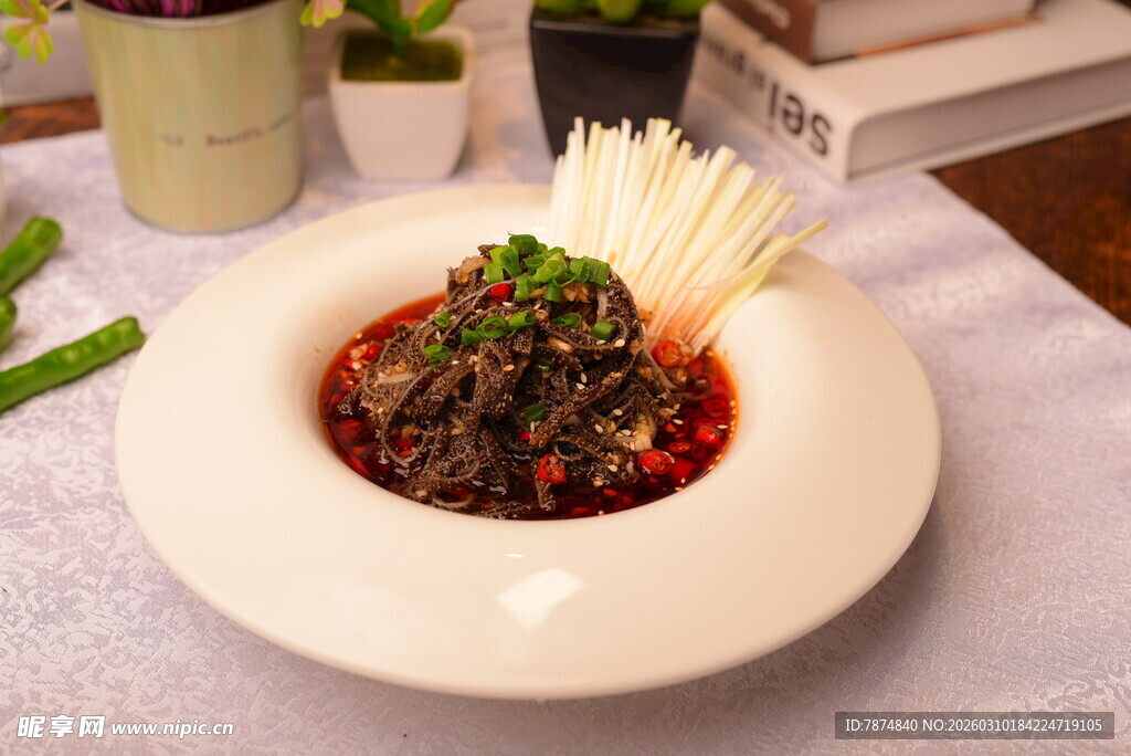 美味肉酱配清爽面条