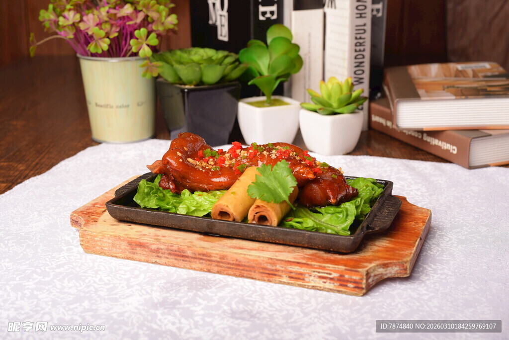 美味烤肉摆盘精致诱人