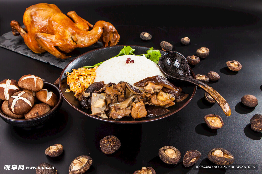 美味菌菇炖鸡及配菜