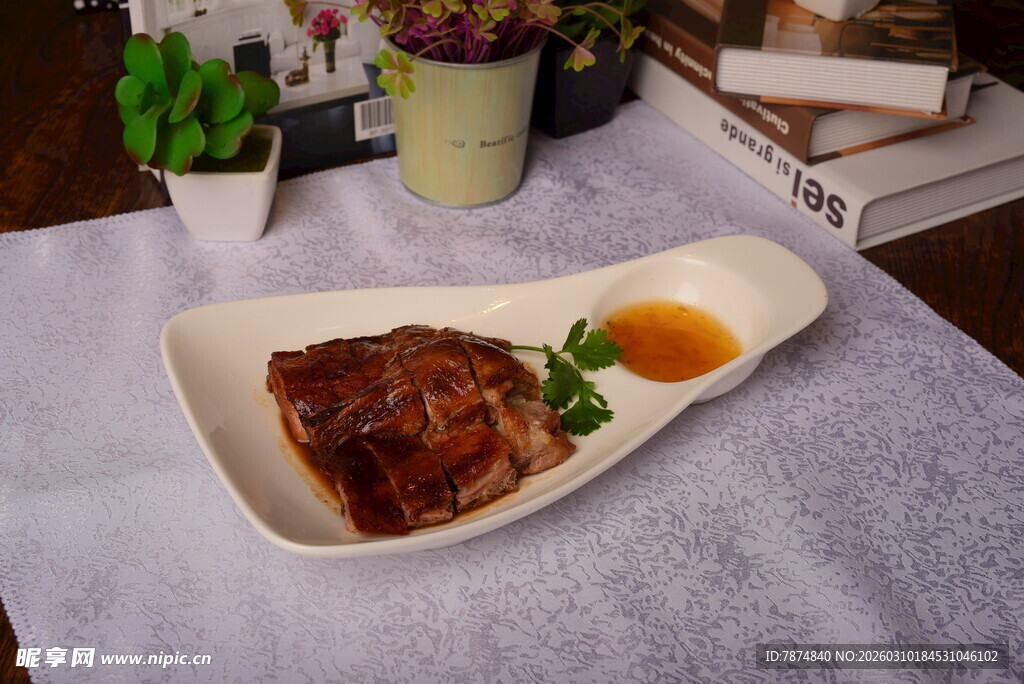 美味烤排骨摆盘精致