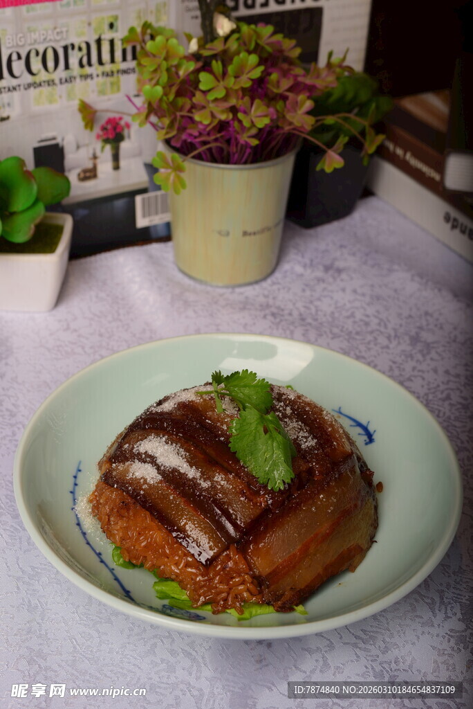 美味酱汁排骨摆盘精致