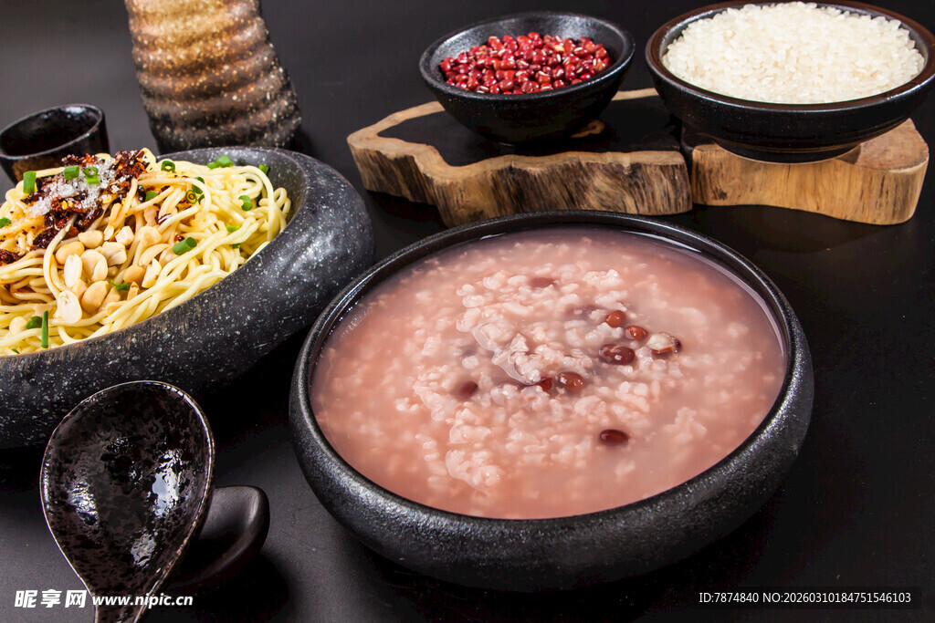 美味营养的各式粥品展示