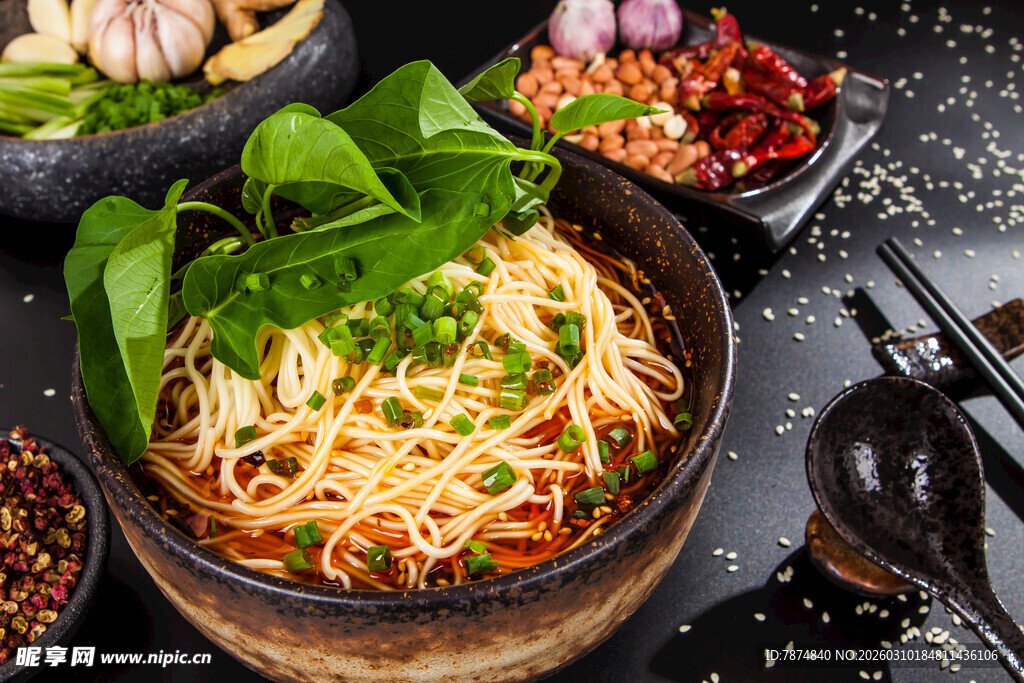 美味特色凉拌面 鲜香诱人