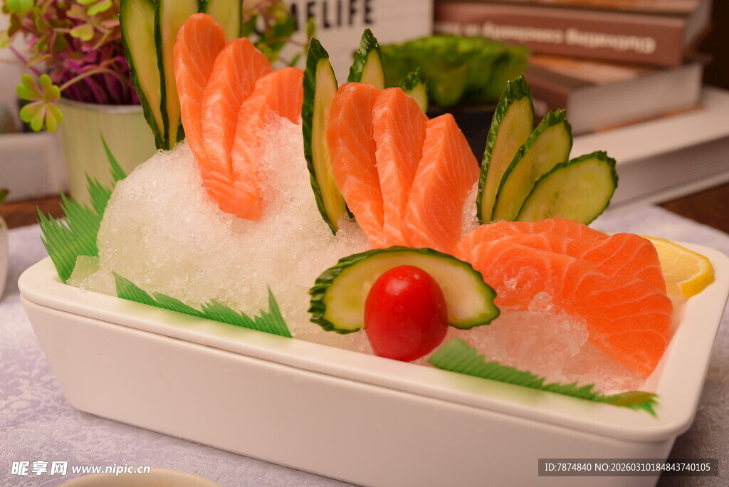 精致三文鱼刺身拼盘