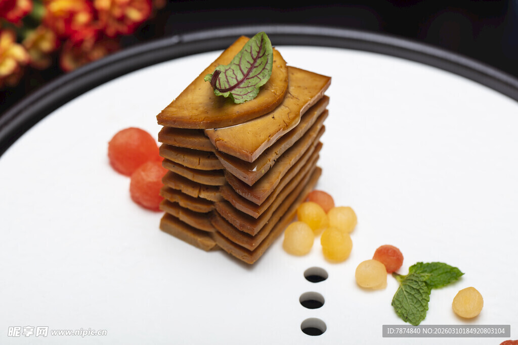 精致创意多层糕点摆盘