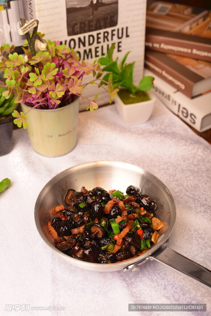 锅中美味食材 清新摆盘