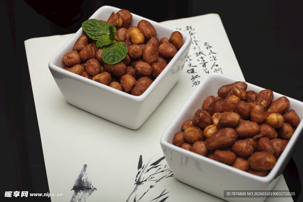 两碗香脆花生米