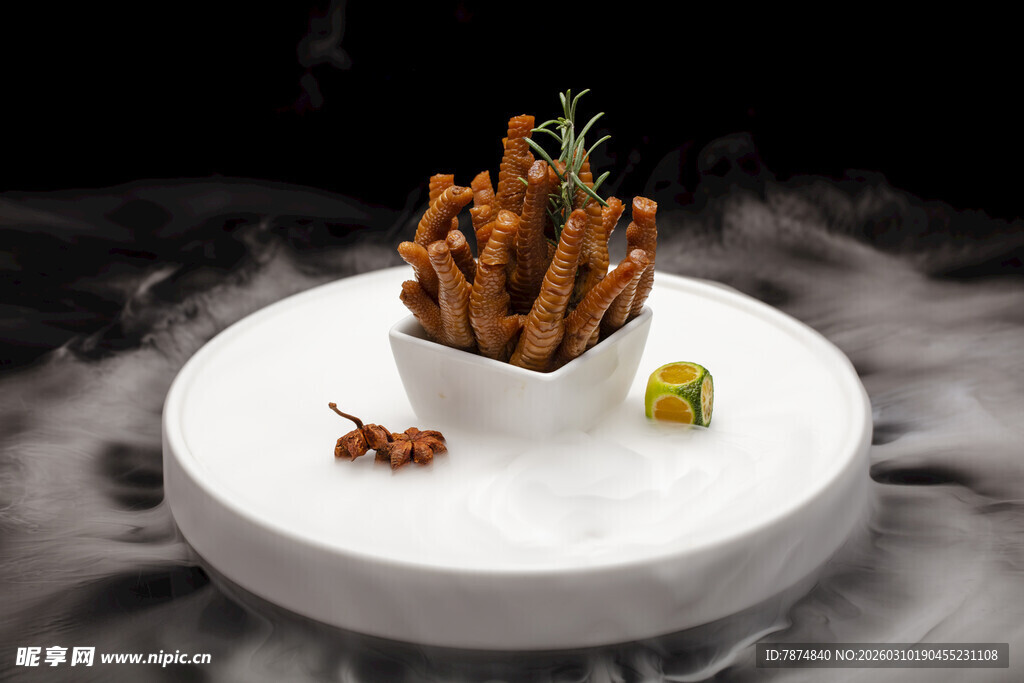 精致创意摆盘的美味薯条