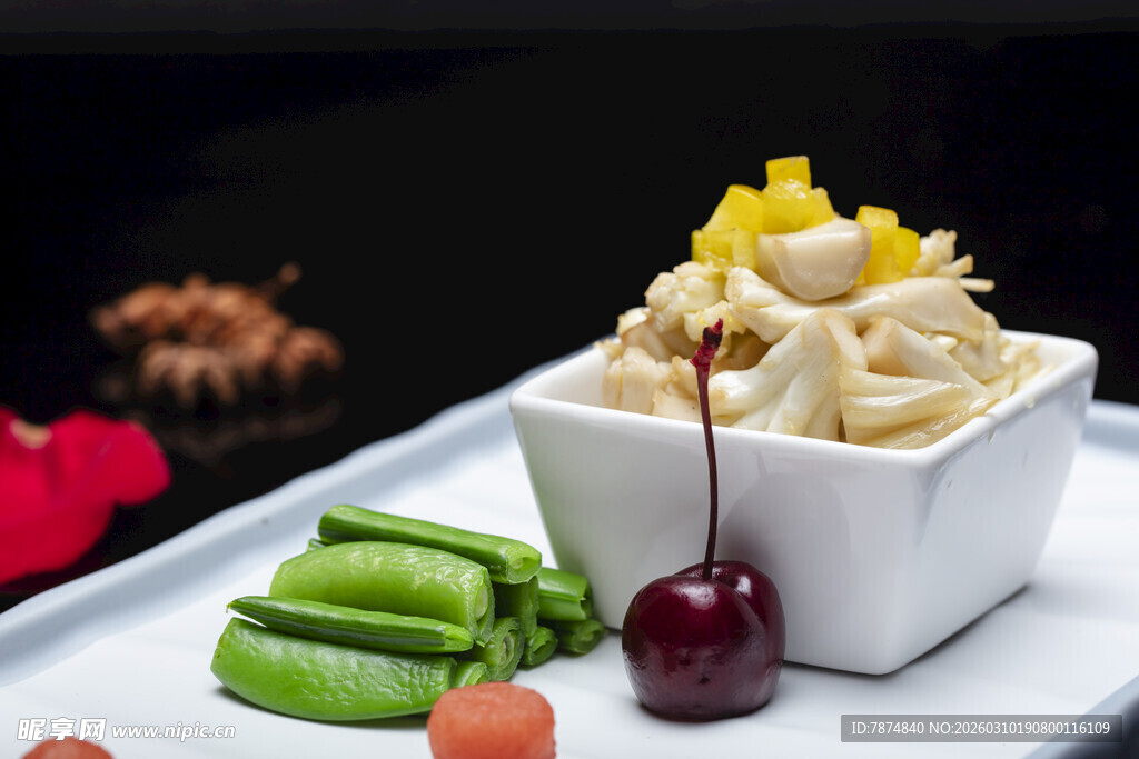 精致水果坚果搭配美食