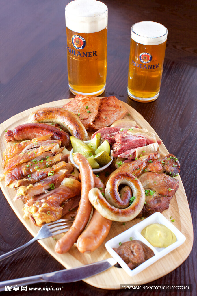 美味烤肉配啤酒套餐