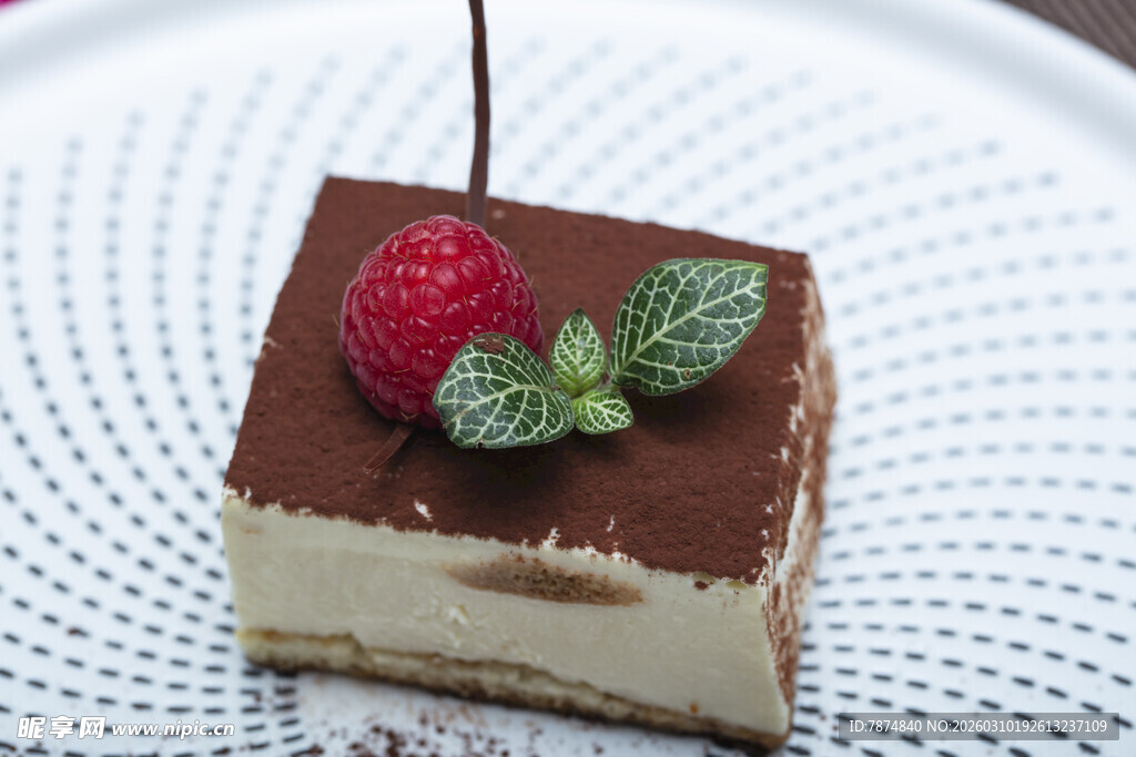 美味巧克力草莓装饰蛋糕