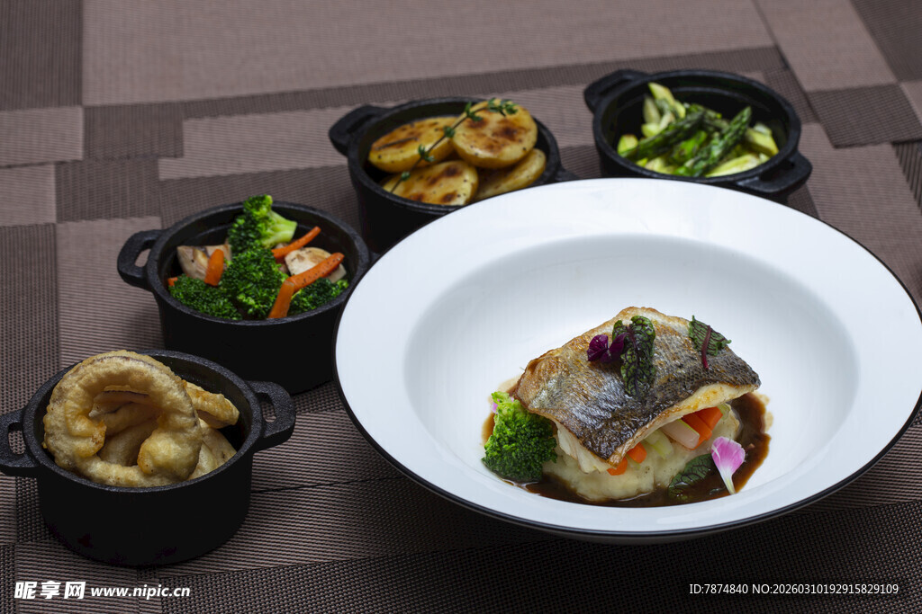 精致多样中式菜肴组合