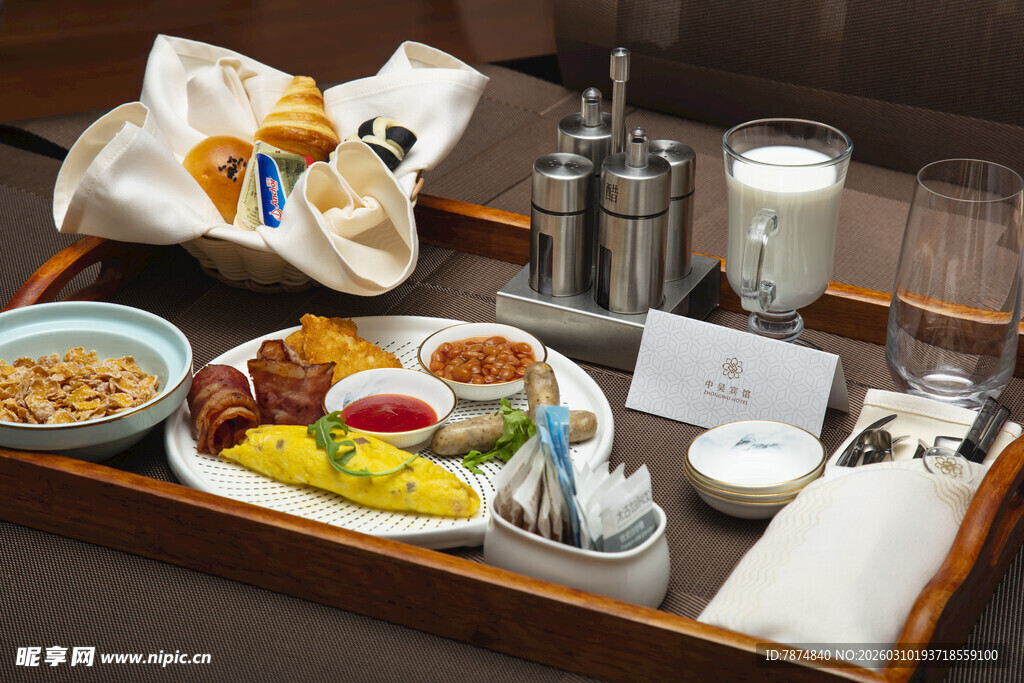 酒店精致早餐托盘展示