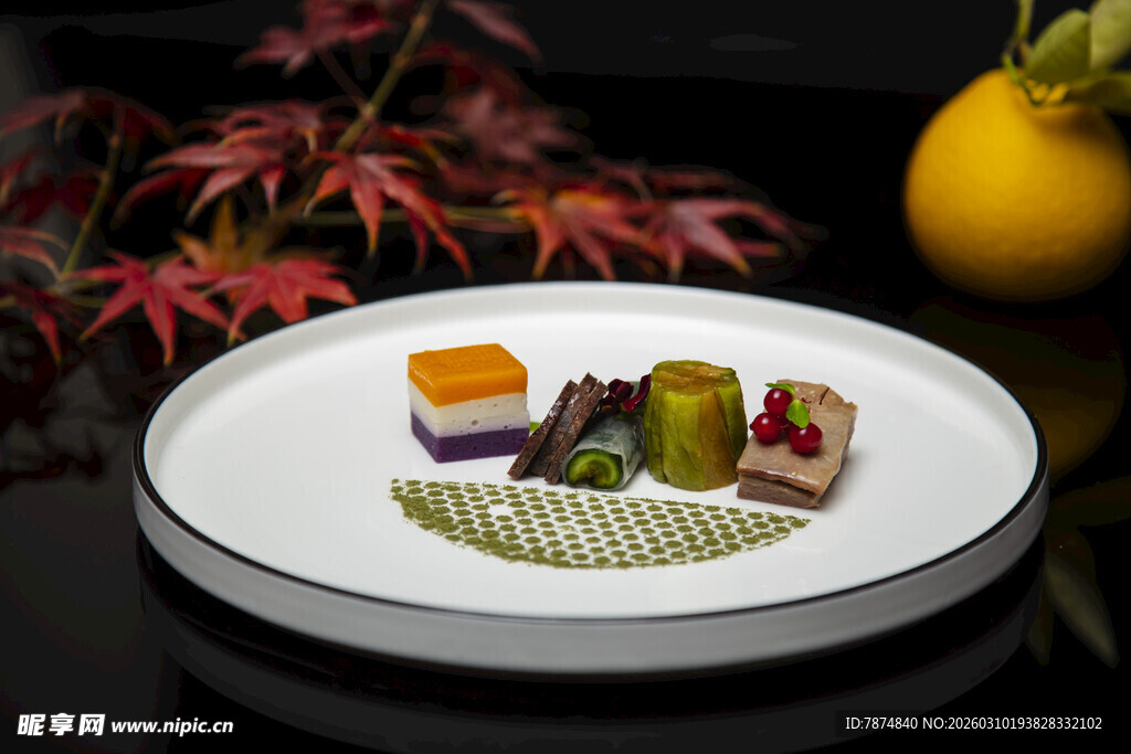 精致日式甜点拼盘