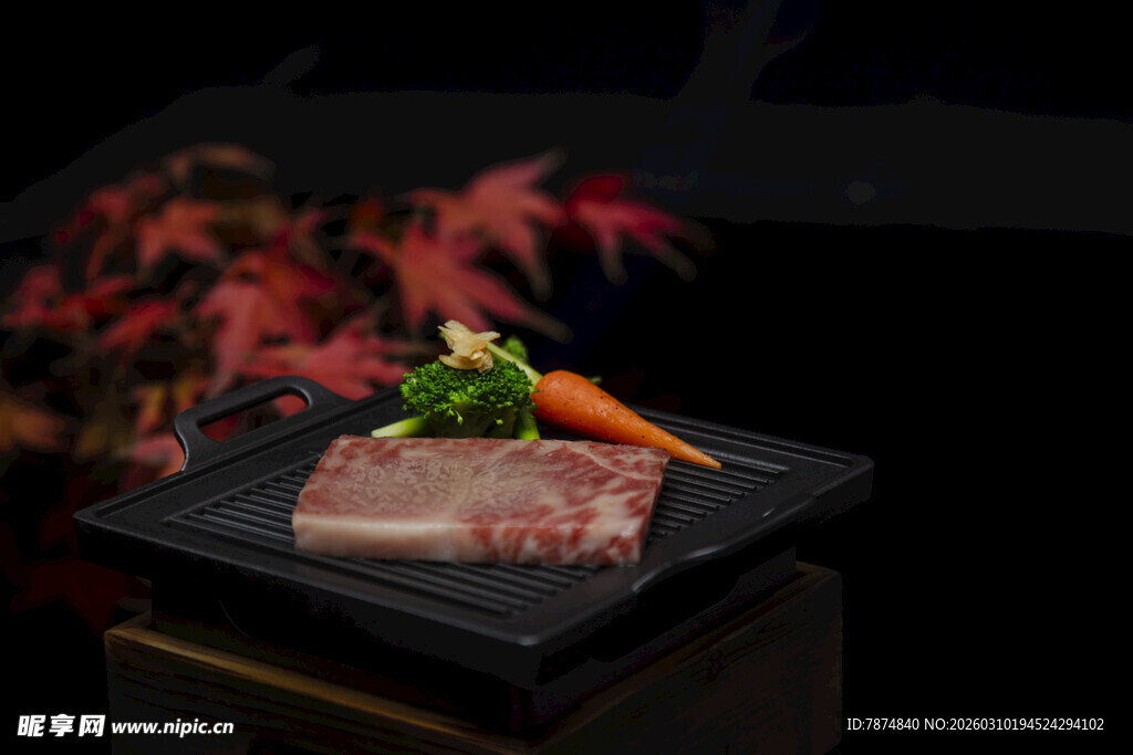 精致日式生鱼片摆盘