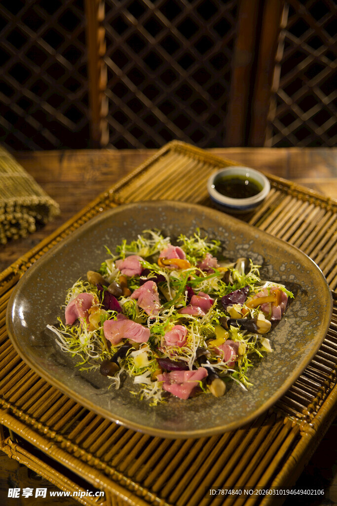 日式牛肉蔬菜沙拉