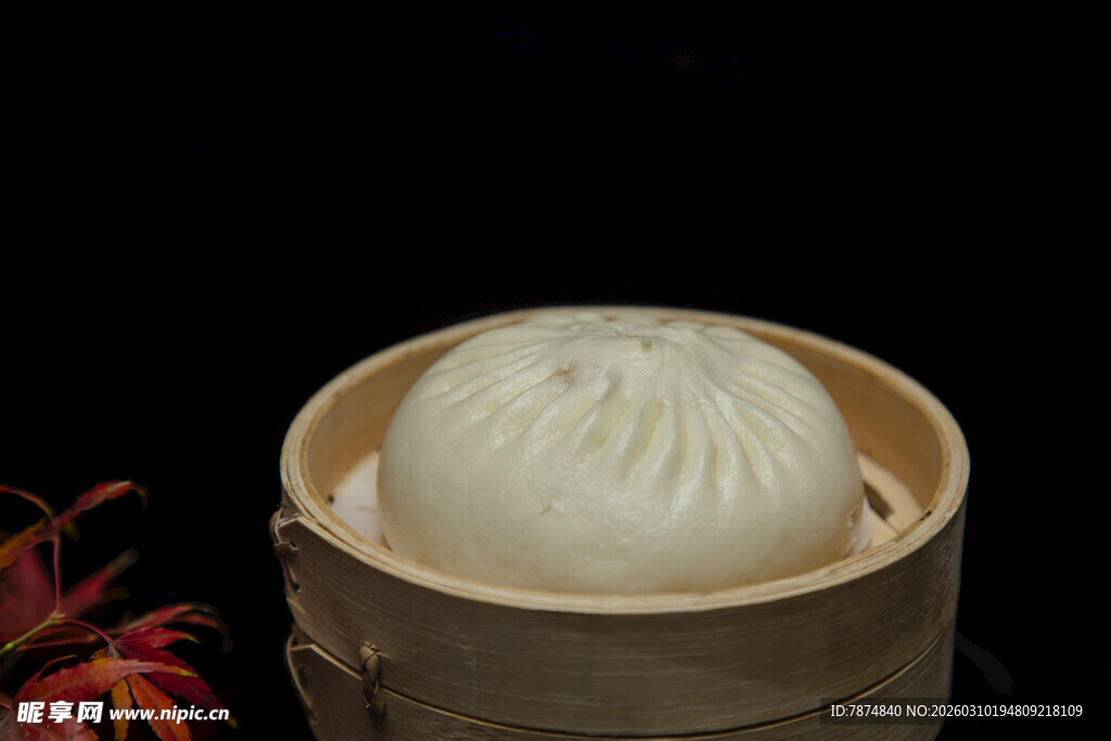 竹笼中的美味白玉小笼包