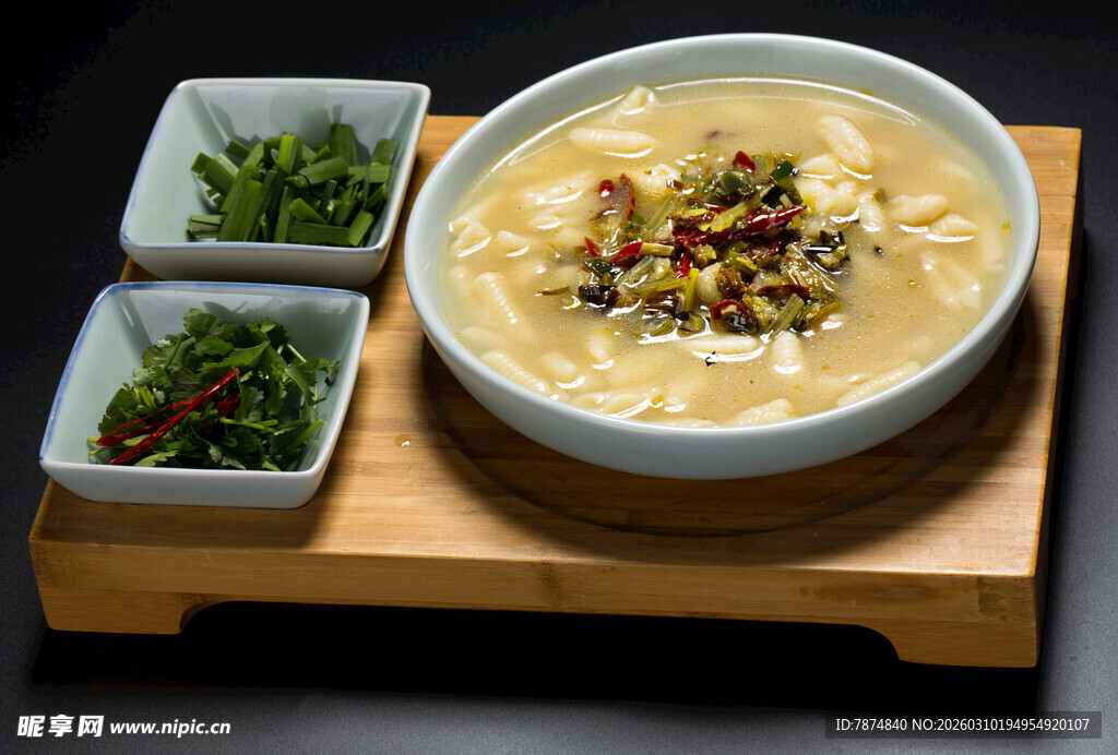 美味养生粥配爽口小菜