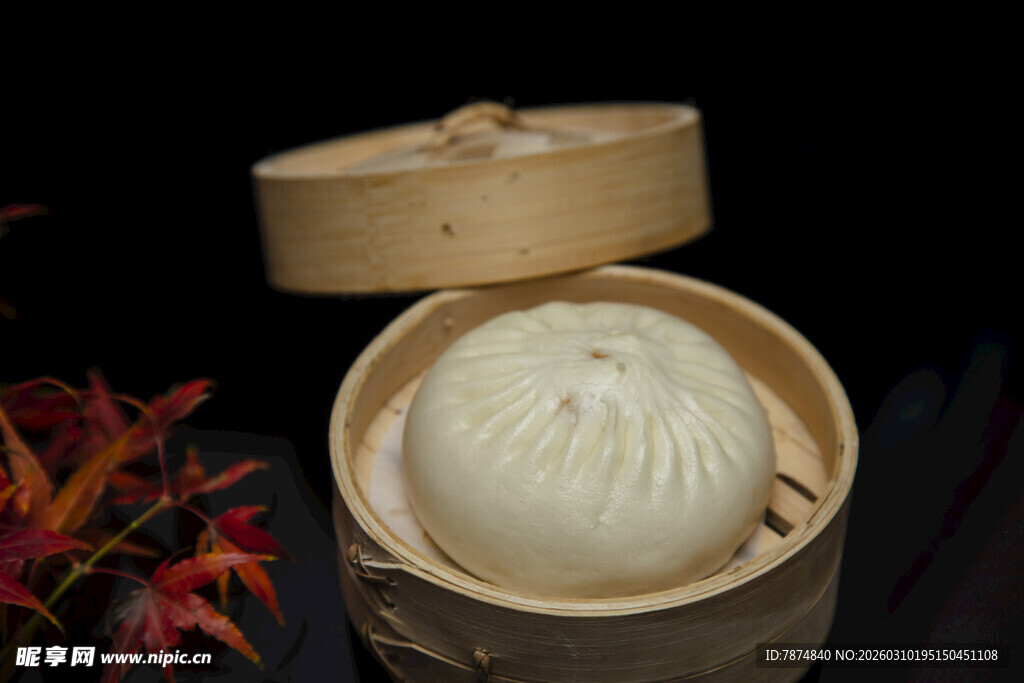 竹笼中美味的大包子