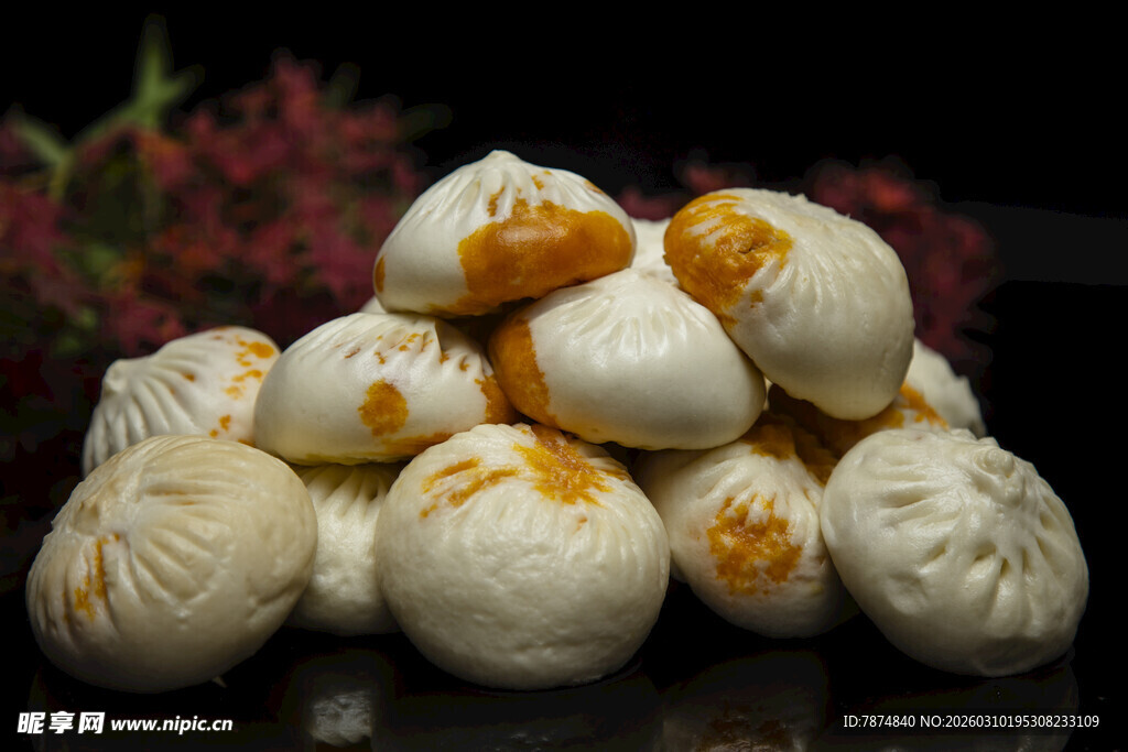 美味包子堆叠展示