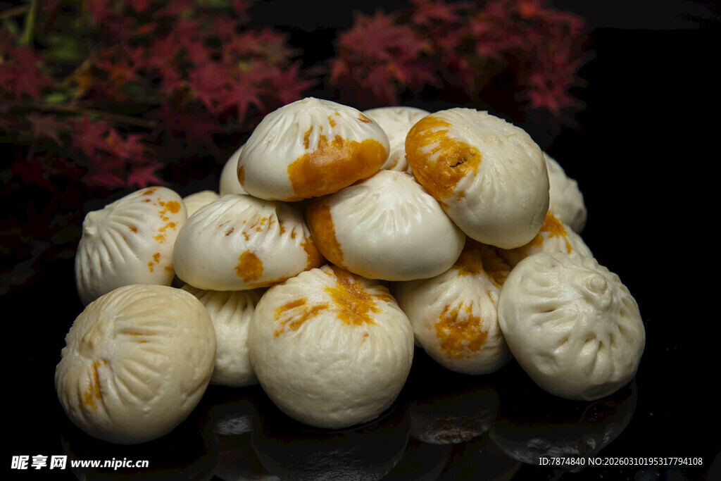 美味包子堆叠展示