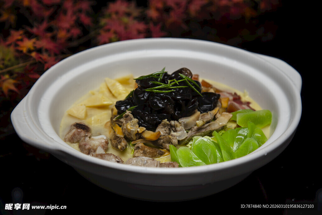 美味海鲜煲 营养又诱人