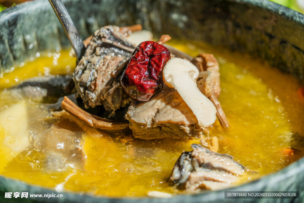 滋补养生菌汤 营养丰富